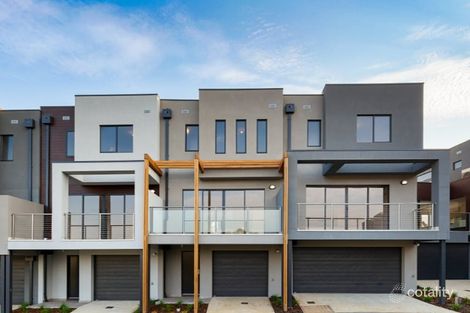 Property photo of 15 Linacre Drive Bundoora VIC 3083
