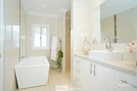 Property photo of 35 Curtin Street Griffith NSW 2680