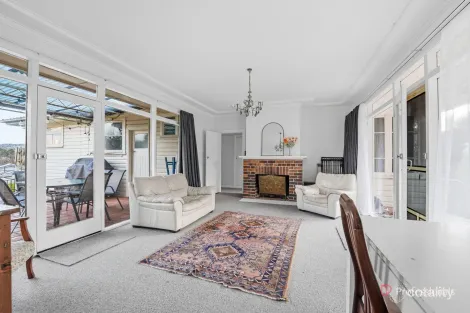 Property photo of 203 Marsh Street Armidale NSW 2350