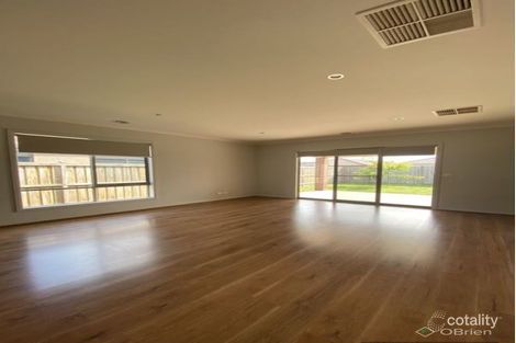 Property photo of 34 Caversham Drive Pakenham VIC 3810
