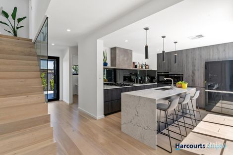 18 Laurence Rd, Innaloo, WA 6018