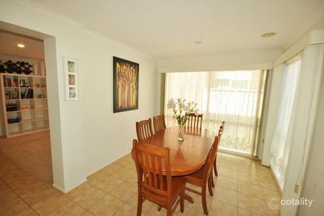 Property photo of 8 Stoneleigh Place Craigieburn VIC 3064