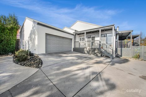 Property photo of 16 Kristina Court Pakenham VIC 3810