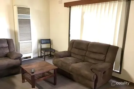 Property photo of 1/4 Nebo Court Werribee VIC 3030