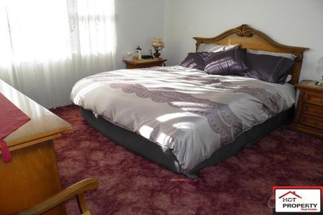 Property photo of 8 Gilliver Crescent Greenacre NSW 2190