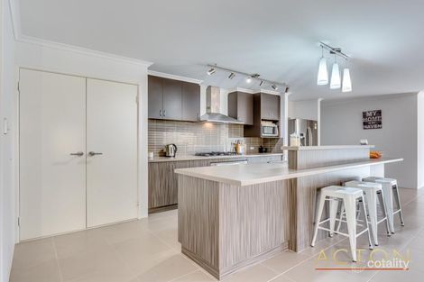 Property photo of 26 Goldfinch Bend Harrisdale WA 6112