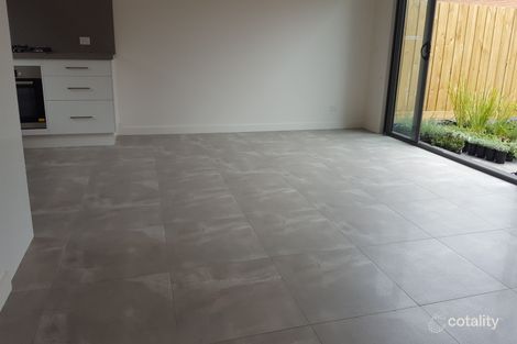 Property photo of 2/102 Nelson Road Box Hill North VIC 3129