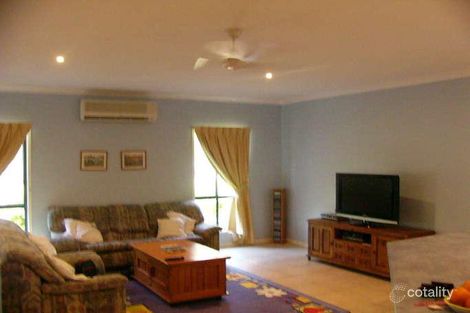 Property photo of 6 Bowerbird Place Landsborough QLD 4550