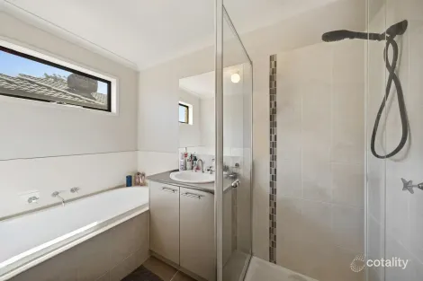 Property photo of 6 Imperial Drive Kialla VIC 3631