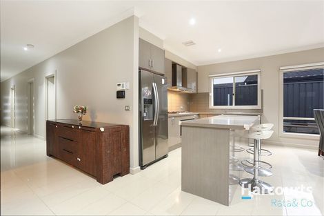 Property photo of 14 Fenix Way Wollert VIC 3750