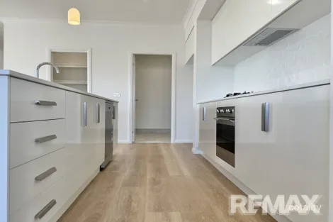 80b Jumbuck Dr, Gobbagombalin, NSW 2650