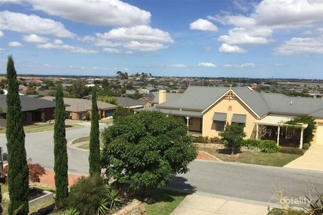 Property photo of 17 Lorne Court Berwick VIC 3806