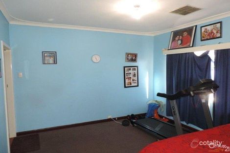 Property photo of 6 Tredale Avenue Mount Richon WA 6112