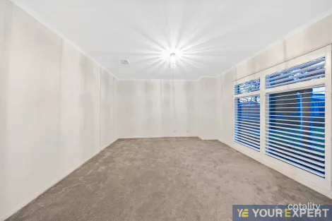 Property photo of 54 Edrington Park Drive Berwick VIC 3806
