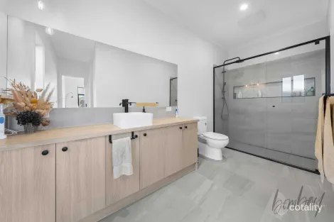 Property photo of 3 Malay Drive Kalkallo VIC 3064