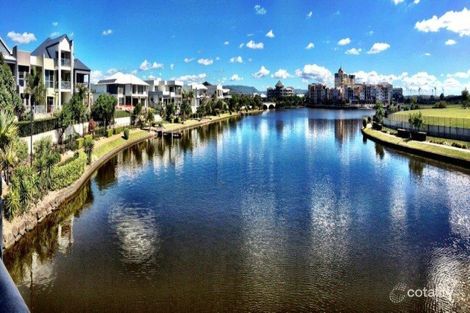 Property photo of 3029 The Boulevarde Benowa QLD 4217