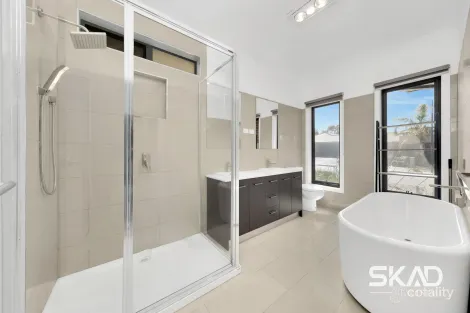 Property photo of 31 Stonegate Drive Wollert VIC 3750