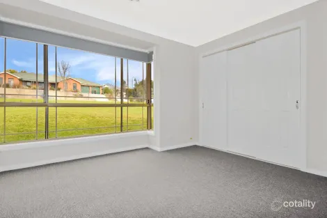 Property photo of 20 Sapphire Crescent Kelso NSW 2795