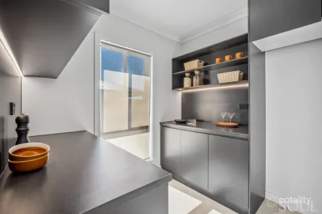 Property photo of 17 Maher Circuit Griffith NSW 2680