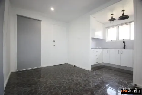 Property photo of 10 Clematis Place Macquarie Fields NSW 2564