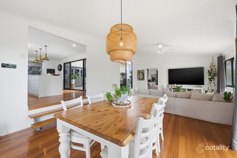 Property photo of 2 Laceflower Crescent Eatons Hill QLD 4037