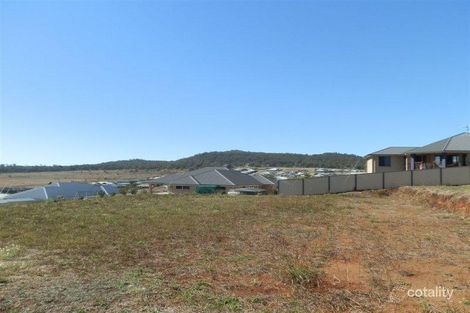 8 Carla Cres, Westbrook, QLD 4350