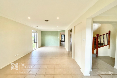 1/74 Constitution Dr, Cameron Park, NSW 2285