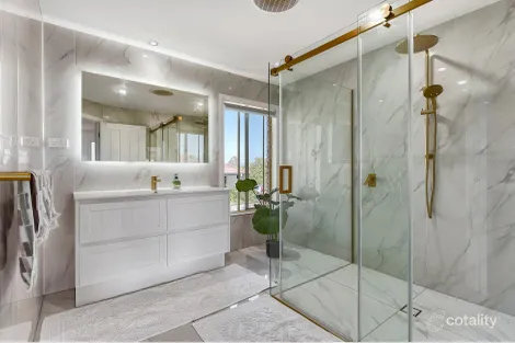 Property photo of 20 Leis Way Regents Park QLD 4118