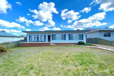 24 Thornbury St, Parkes, NSW 2870