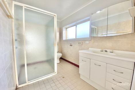 11 Macquarie Rd, Mannering Park, NSW 2259