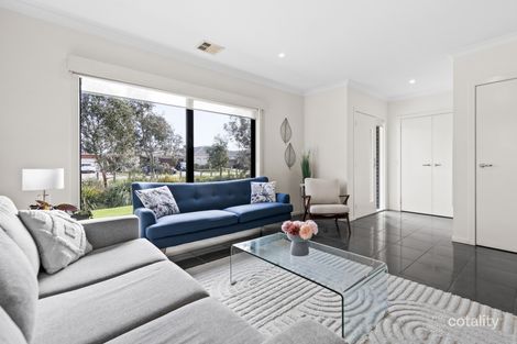 Property photo of 15 Rosette Crescent Keysborough VIC 3173