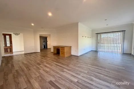 Property photo of 2/8 Benalla Close Killarney Vale NSW 2261