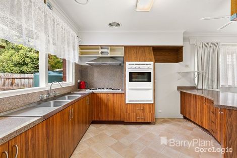 Property photo of 15 Bunarong Drive Frankston VIC 3199