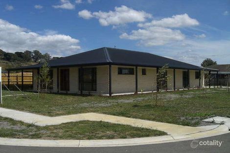 4 Poplar Cl, Trafalgar, VIC 3824