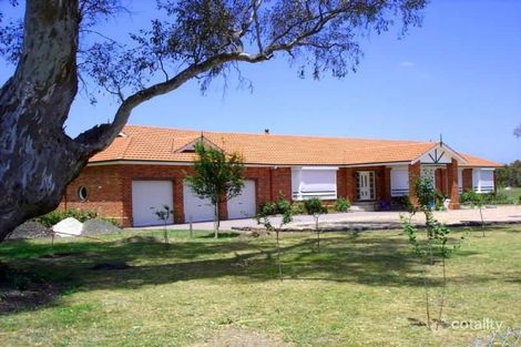 60 Selkirk Rd, Woodstock, VIC 3751