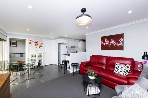 Property photo of 2/96 Uriarra Road Crestwood NSW 2620