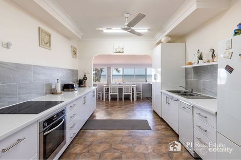 55 Biggs Ave, Beachmere, QLD 4510
