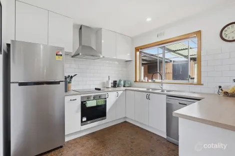 Property photo of 31 Paringa Avenue Newnham TAS 7248