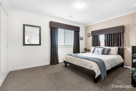 Property photo of 19 Lyons Rise South Morang VIC 3752