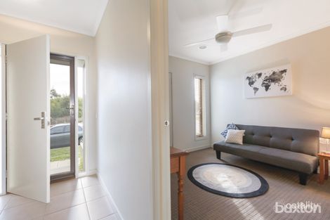 Property photo of 1 Willoby Drive Alfredton VIC 3350