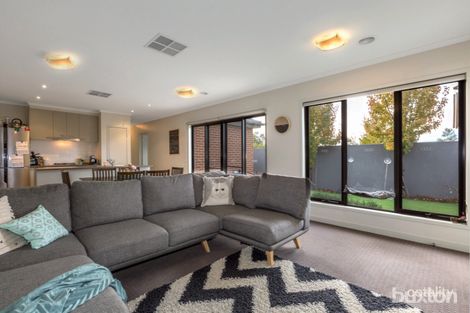 Property photo of 1 Willoby Drive Alfredton VIC 3350