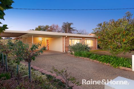 Property photo of 17 Stanley Street Kooringal NSW 2650