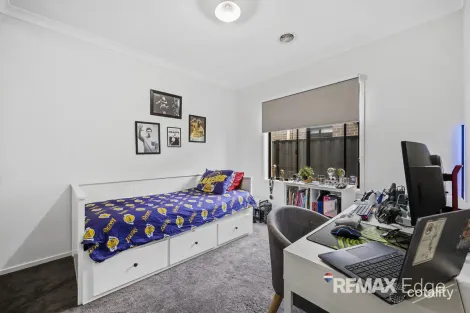 Property photo of 16 Terrene Terrace Point Cook VIC 3030