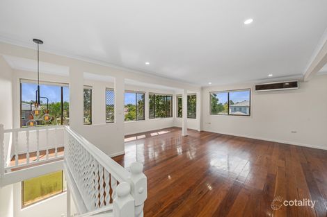 Property photo of 6 Lindisfarne Street Carindale QLD 4152