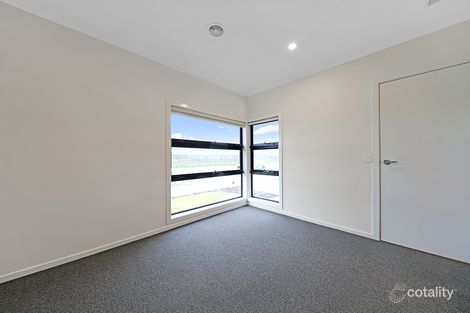 Property photo of 73 Newbridge Boulevard Wallan VIC 3756