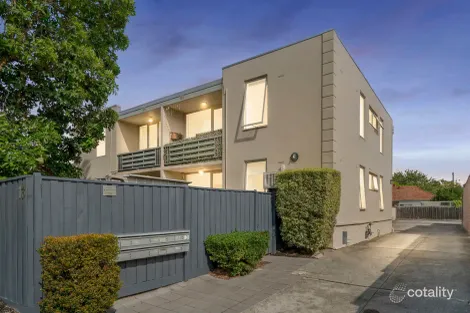Property photo of 2/13 Elm Grove McKinnon VIC 3204