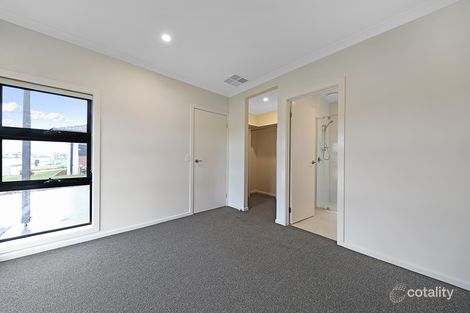Property photo of 73 Newbridge Boulevard Wallan VIC 3756