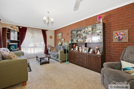 Property photo of 2/4 Holt Place West Wodonga VIC 3690