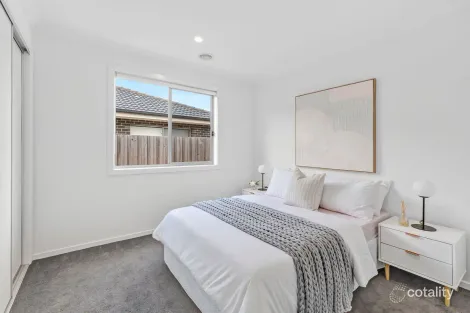 Property photo of 48 Iris Loop Armstrong Creek VIC 3217