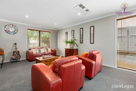 Property photo of 26 McCulloch Walk Point Cook VIC 3030